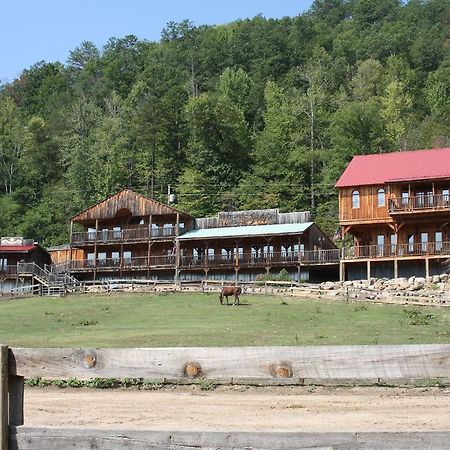 Отель French Broad Outpost Ranch Del Rio Экстерьер фото